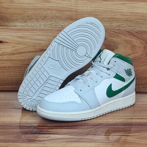 Air Jordan Air Jordan 1 Mid GS 'Summit White Pine Green' DQ8423-142 Sz 4Y Wm 5.5
